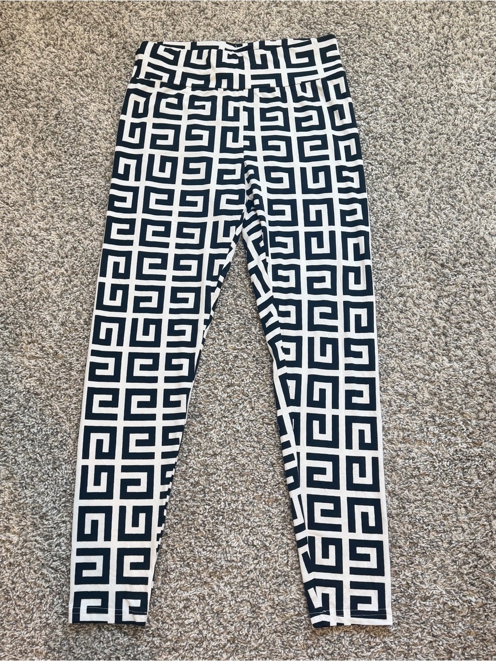 Black and White Geometric Print Leggings